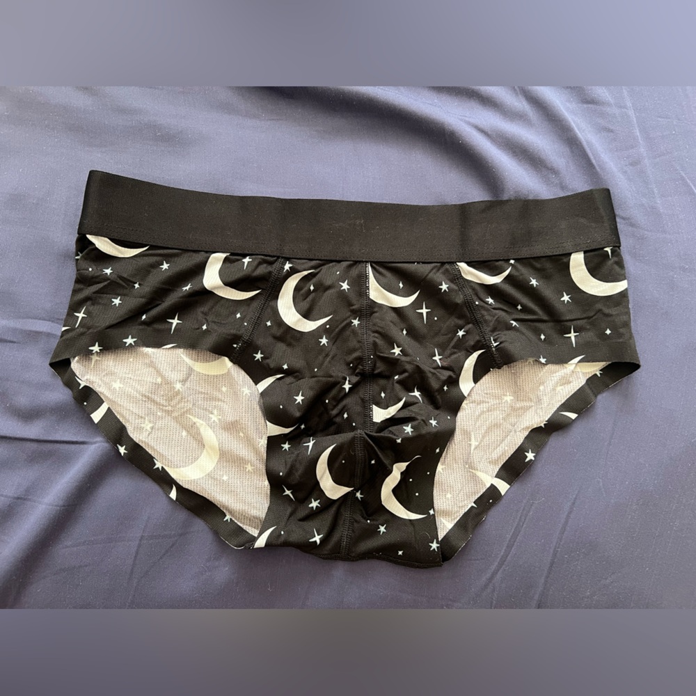 2 pair new me undies briefs